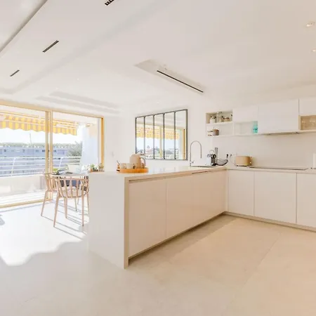 Appartement 4-room Of 96m With A Stunning View Cannes